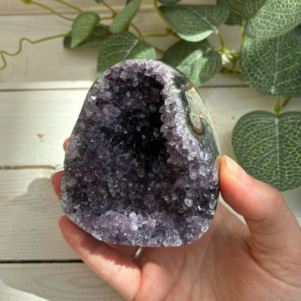 Amethyst Cut Base with Polished Edge 1st Quality 90mm
