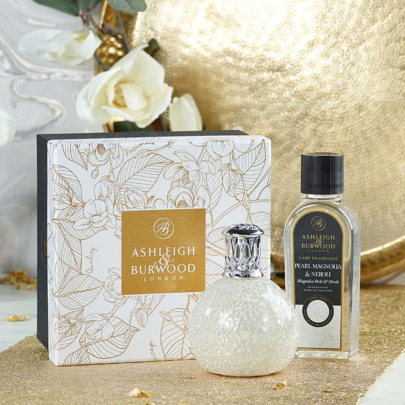 The Pearl and Pearl Magnolia & Neroli Limited Edition Fragrance Lamp Gift Set